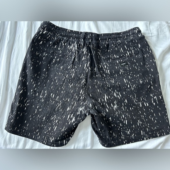 Men’s medium black & white shorts. Thrills brand. Excellent condition. - Picture 3 of 4